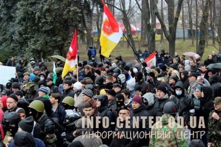 В Одессе прошло многотысячное вече (фоторепортаж) В Одессе прошло многотысячное вече (фоторепортаж)