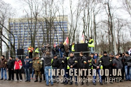 В Одессе прошло многотысячное вече (фоторепортаж) В Одессе прошло многотысячное вече (фоторепортаж)