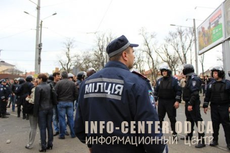 Одессу оккупировал "Правый сектор". Людей берут в заложники, двое раненых (фото) (видео)