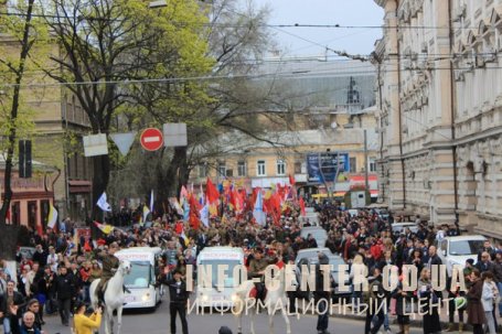 Десятки тысяч одесситов прошли по городу "маршем освобождения" (фото, видео)