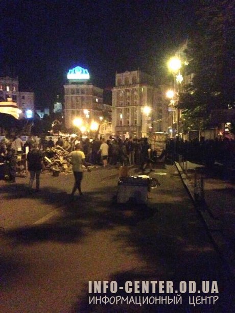 В столице сторонники майдана устроили пьяные разборки и перестрелку (видео)