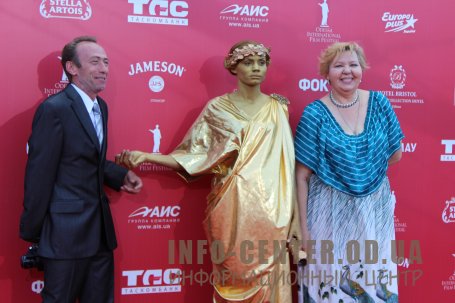 Яркие кадры с церемонии открытия Одесского кинофестиваля (фоторепортаж) 