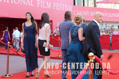 Яркие кадры с церемонии открытия Одесского кинофестиваля (фоторепортаж) 