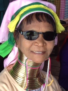 Женщина, которая живет в Мьянме (Бирма)